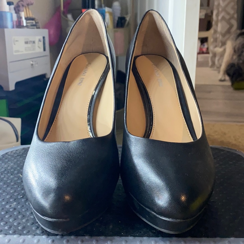 Black heel